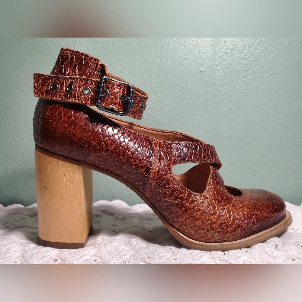 Anthropologie Schuler & Sons Brown Nalia Leather Snake Pumps Wood Heels Sz 5.5b